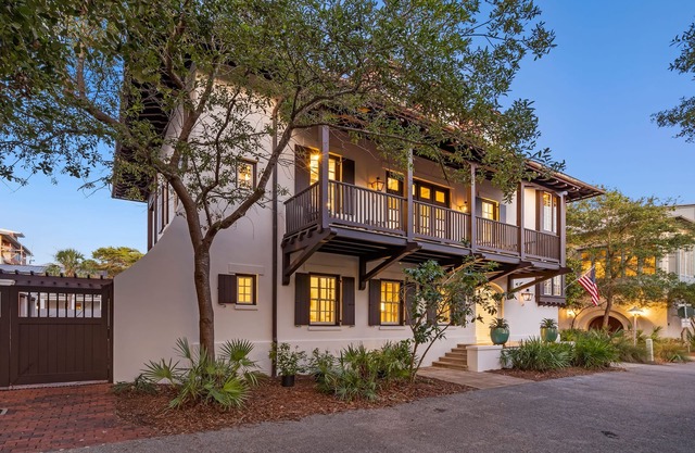 Carmel Cottage - SOUTH OF 30A, FREE GYM/TENNIS, ELEVATOR, BEAUTIFUL OUTDOOR AREA