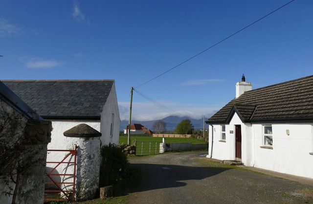 CAROL COTTAGE, pet friendly, character holiday cottage in Kilkeel