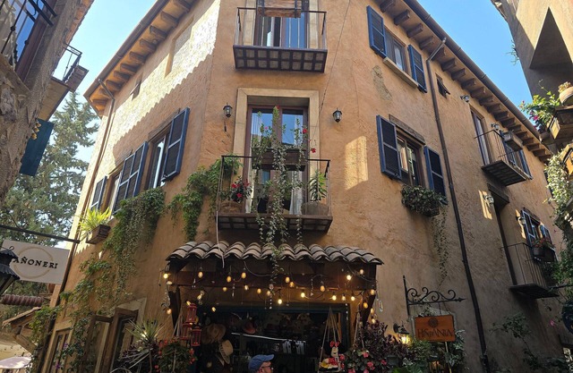 Carrara: Harmony, Luxury, and Comfort in Val’Quirico