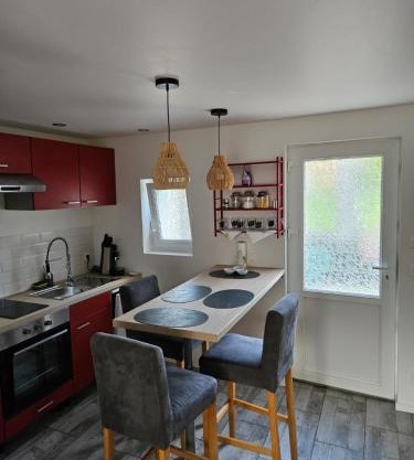 Casă mică și șarmantă la țară