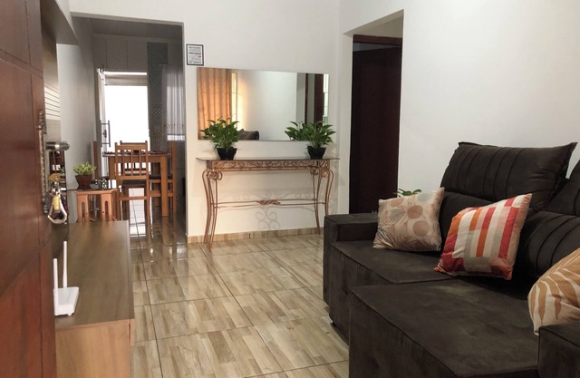 Casa Aconchegante Com 3 Quartos Em Localização Privilegiada