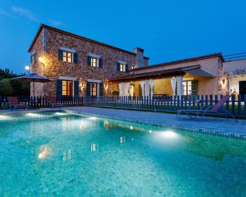 Cas Coix Jacuzzi, gym & pool