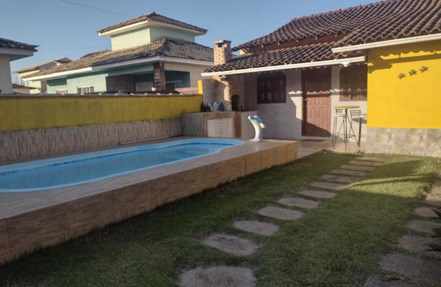 Casa aconchegante com piscina e churrasqueira