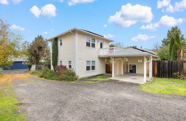 Casa Amore Ashland~Pet-Friendly~Walkable to the Plaza, OSF, Restaurants & More