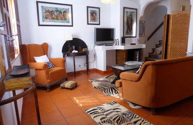 CASA BERIMBAU, duplex by the beach, in the old hull of Vila Nova de Milfontes