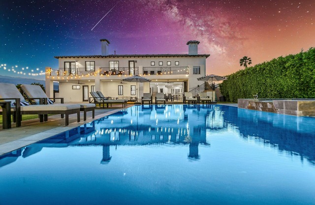 Casa Blanca: Pool, Spa, & Coachella Access