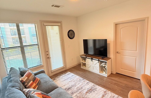 Casa Bloom! WFH friendly , very close proximity to everything FUN in Frisco!