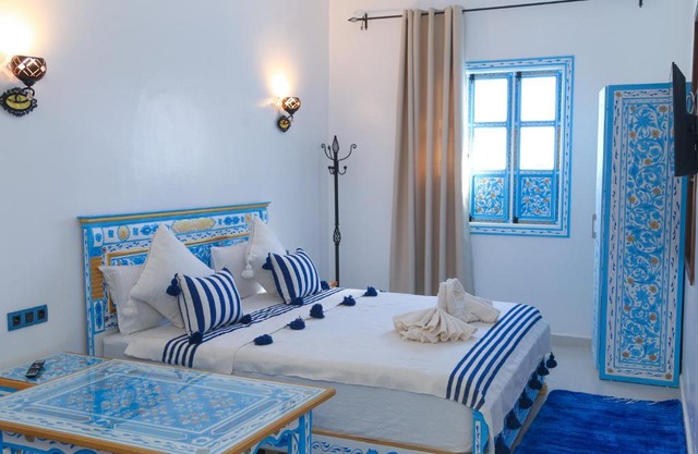 CASA BLUE PEARL