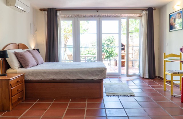 Casa Bolacha - spacious studio with private terrace