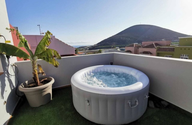 Casa Buenavista del Norte * terrace and jacuzzi *