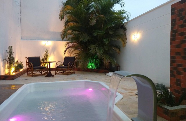 CASA C/SWIMMING POOL - HIGH STANDARD - PIÇARRAS - SC - C/VISTA P/O MAR - 50m BEACH