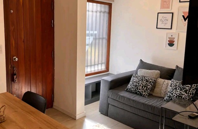 Casa Calida Moderna, con Cochera, muy Bien Ubicada