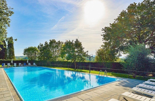 Casa Caprifoglio E: A characteristic and welcoming apartment that is part of an ancient country house surrounded by the greenery, with Free WI-FI.