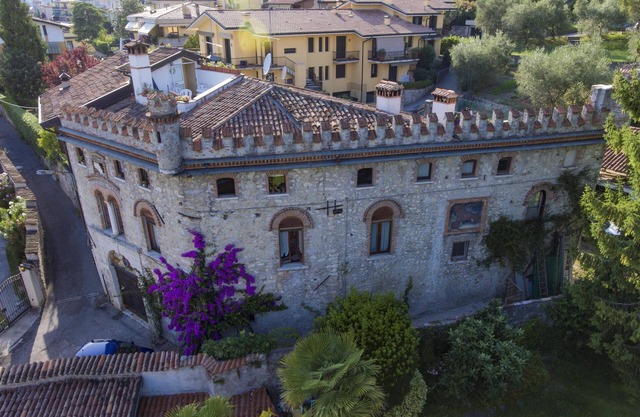 Casa Castello in the center of Salo