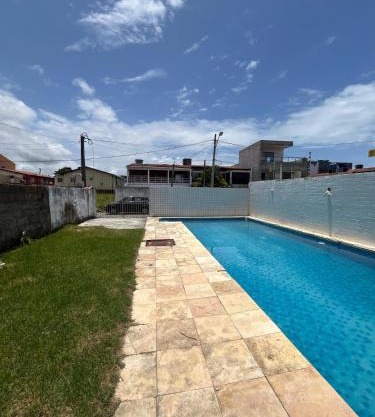 Casa com Piscina em Enseada