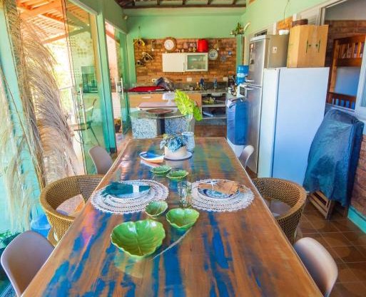 Casa com os pés no mar em Iriri ES