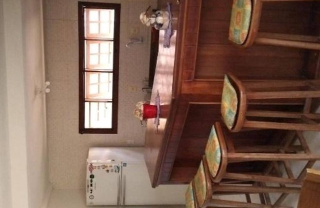 Casa com trilha para reserva nacional do surf em terreno compartilhado