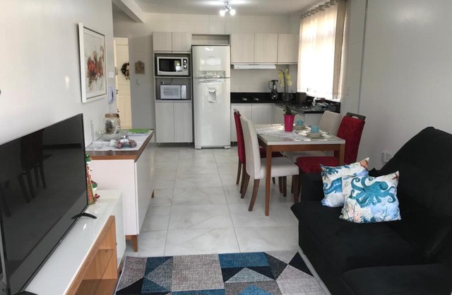 Casa completa próxima à UFSC CASA 2