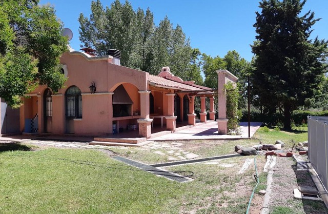 Casa con parque por los caminos del vino