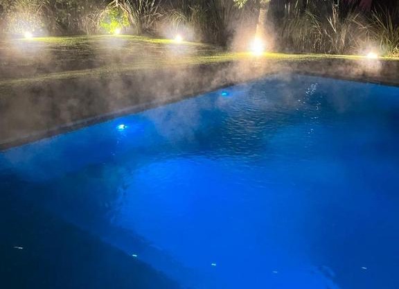 Casa con piscina privada climatizada en exclusivo Golf Country Club 1000m2