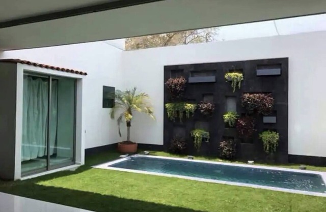 Casa Contemporánea Nueva con Alberca y Aire Acondicionado en Colima, un Nivel