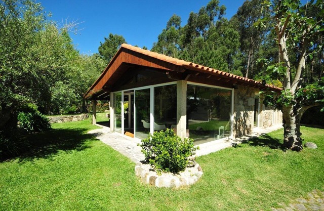 Casa da Luz Charming Cottage w/Beautiful Garden