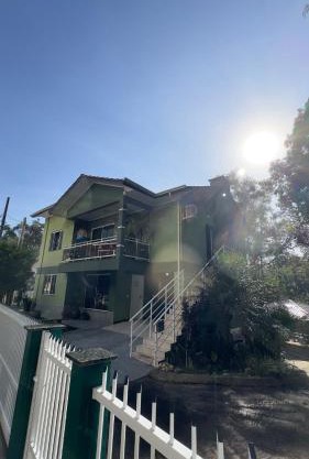 Casa das Bromélias- 2 Quartos climatizados -Casa com Quiosque em meio à natureza!