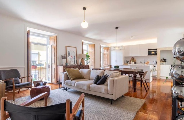 Casa das Flores 4BR + Office Space and A/C