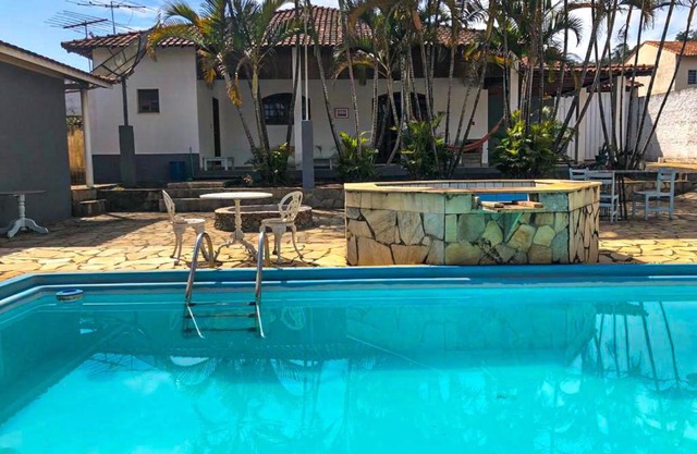 Casa de campo com piscina, mesa de bilhar e 3 quartos