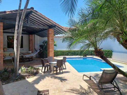 Casa de descanso con piscina y jacuzzi en Cauca viejo