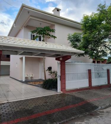 Casa de férias para 12 pessoas em Picarras e Beto Carrero