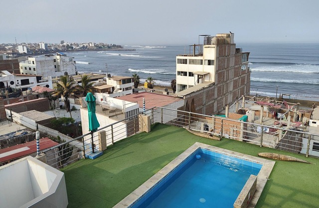 Casa de playa con piscina Huanchaco Trujillo