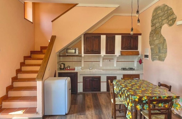 Casa dell'Arco - cozy house with shared jacuzzi and sauna (Agriturismo Vezzano)