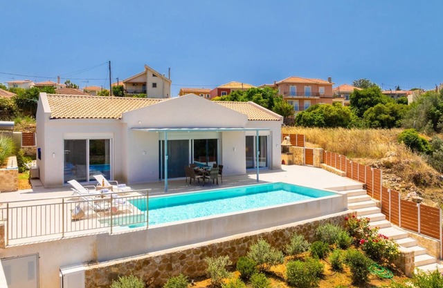 Casa di Pietra - Two Bedroom Villa, Sleeps 4
