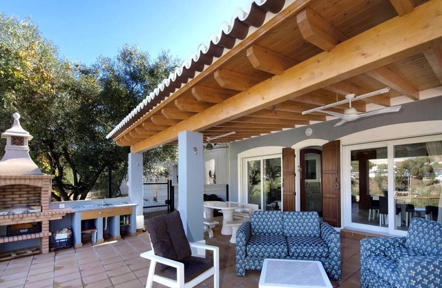 Casa do Rio with Mountain View, Jacuzzi & Wi-Fi