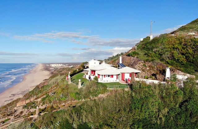 Casa dos Cogumelos - The Most Exclusive Ocean Retreat