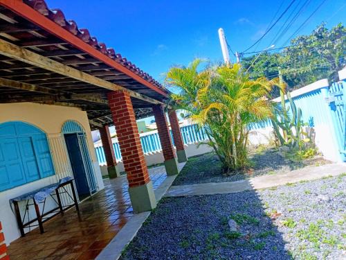 Casa Grande de 03 quartos em Jauá