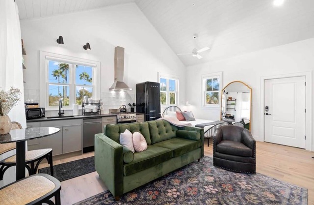Casa Julieta | Luxury "Ybor-Themed" Studio