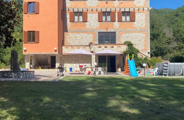 Casa Lautone, the villa surrounded by green hills near Rome