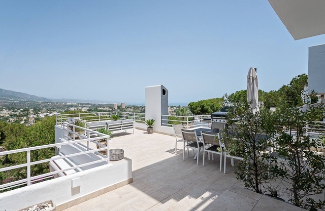 Casa Libertad - 4bd duplex with panoramic views!