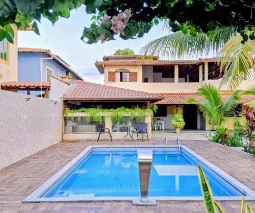 Casa Linear Térrea com Piscina no Atlântico