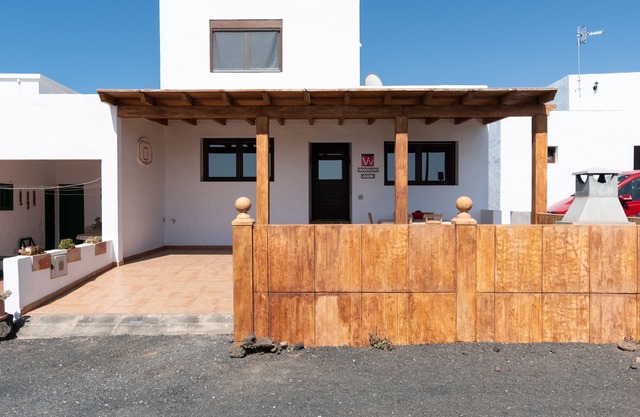 CASA MAR. FANTASTIC HOUSE NEXT TO THE SEA.