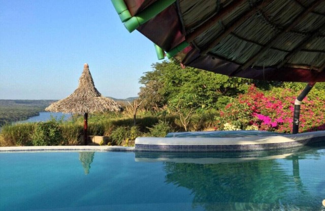 Casa Maya Lodge – Volcano-View | Infinity Pool