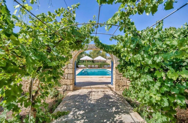 Casa Mezzodì' - Luxurious 18th C. Farmhouse with Gardens & Pool