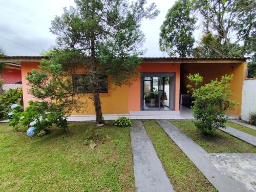 Casa na Boraceia, 100 M praia c roupas cama e banho