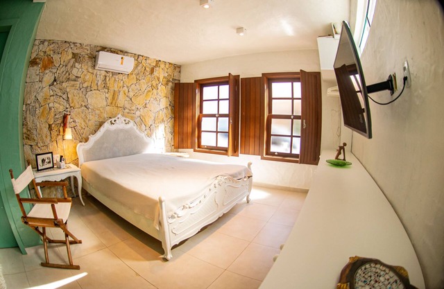 Casa Nara, a 100 Metros do mar no Centro Histórico de Garopaba!