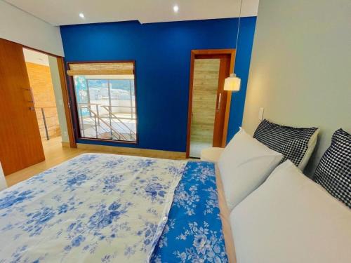 Casa no centro com churrasqueira