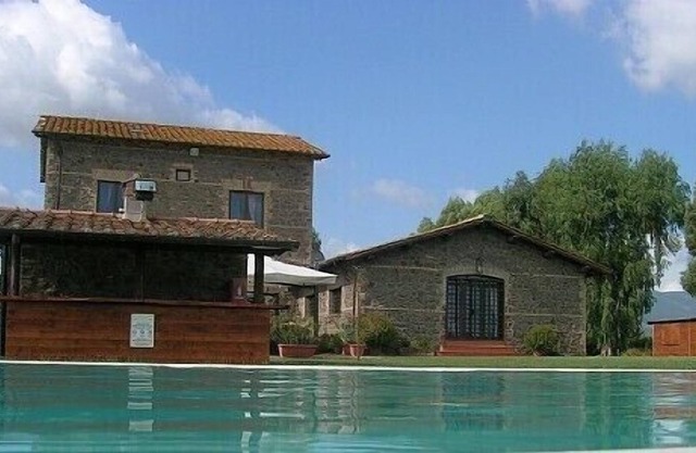 Casa Pausania D, fully refundable with voucher*: A graceful apartment that is part of an ancient country house, with Free WI-FI.