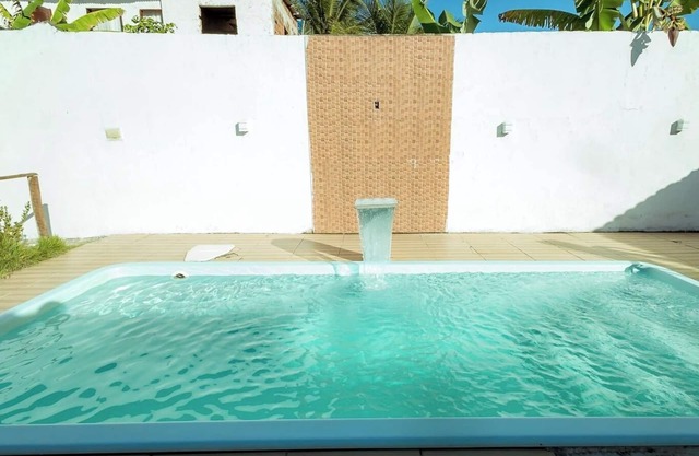 Casa pet-friendly com piscina de frente para o mar
