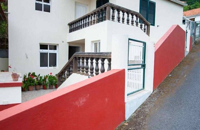 Casa Reis Refuge in Arco de São Jorge